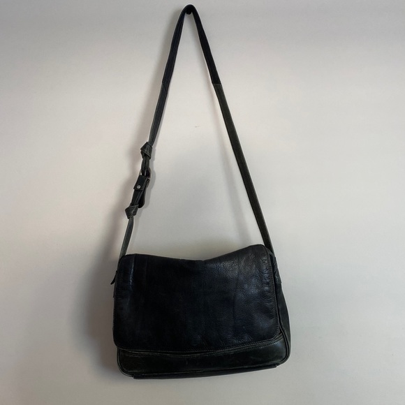 Leather messenger bag. - Picture 3 of 5